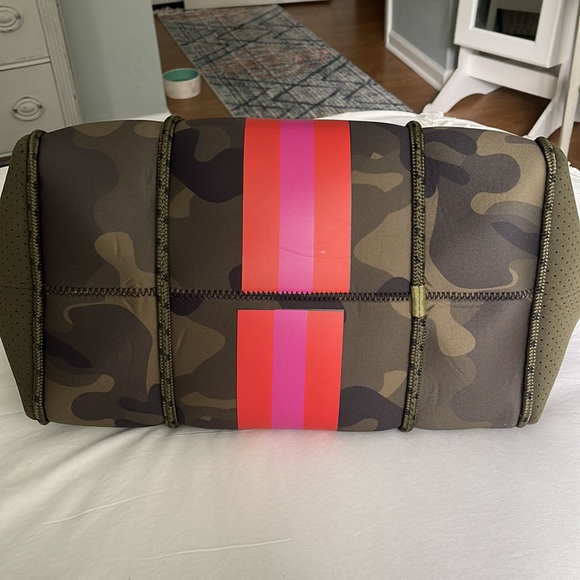 Social Threads Hello Happiness Camo Striped Neoprene Tote and Crossbody Bag - Picture 6 of 15